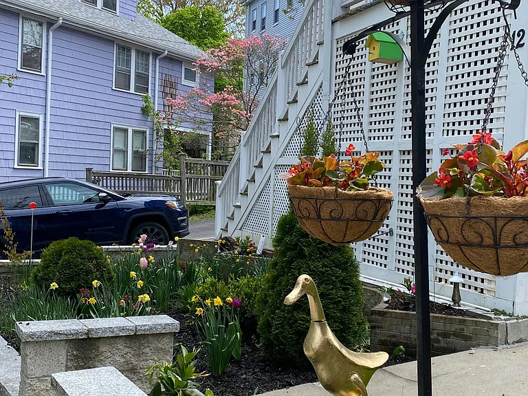 16 Eliot Cres #1 — Photo 12
