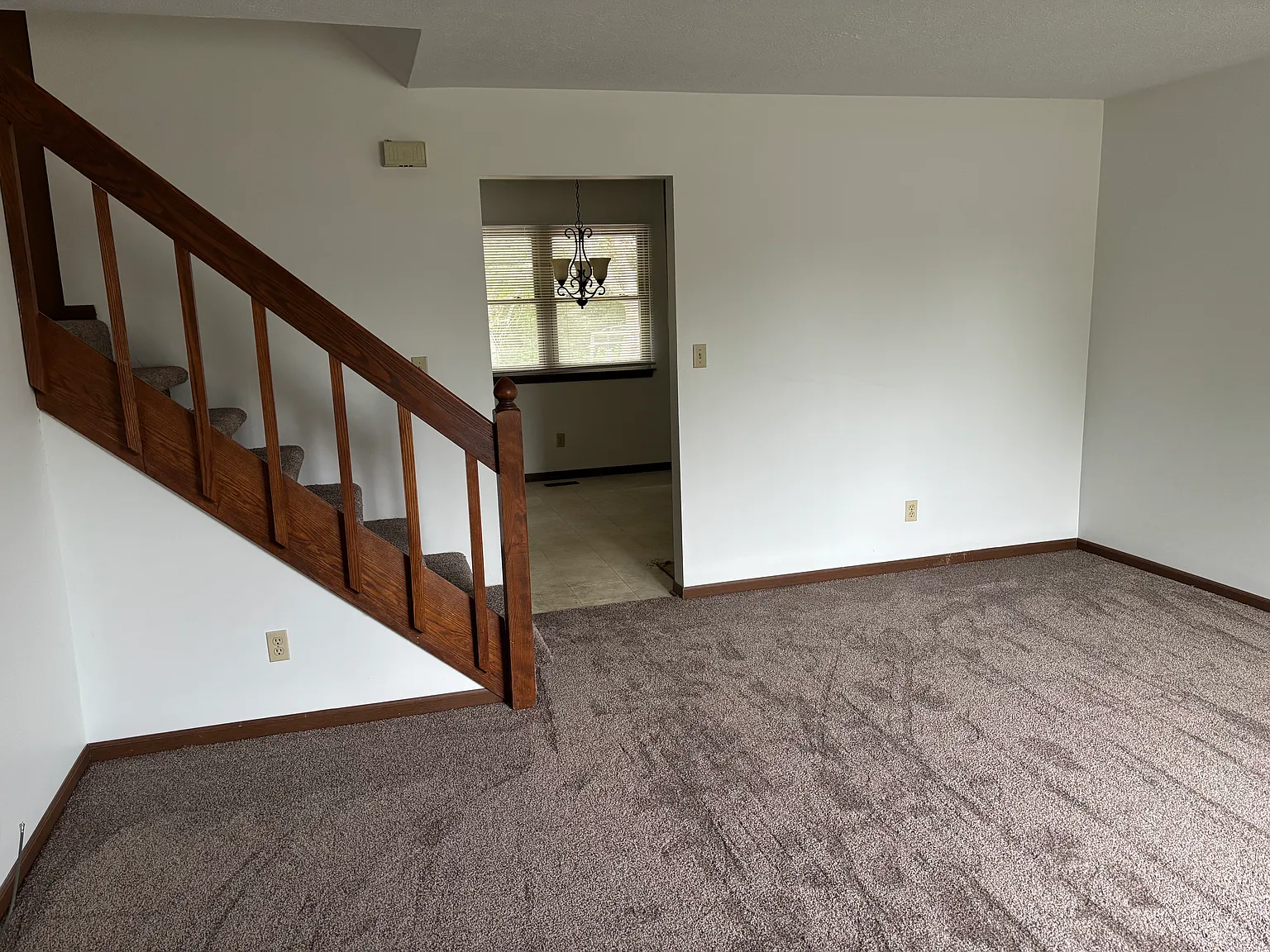 2 bed, 1000 sqft, $1,400 — Photo 2