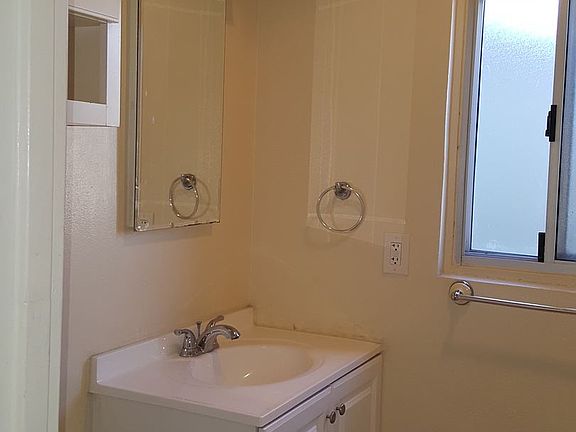2nd image of 7122 Amherst St