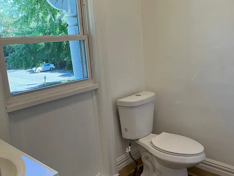 142 Cottage St #2 — Photo 9