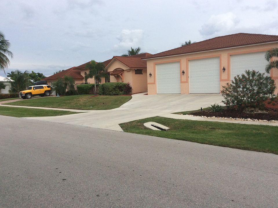 1st image of 581 Fieldstone Dr