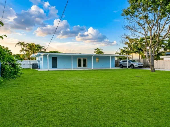 572 E 38th St, Hialeah, FL 33013