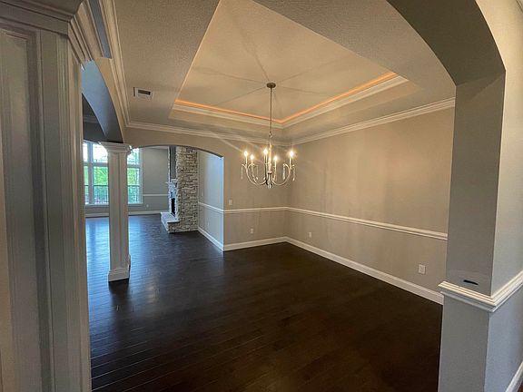 4th image of 303 Blue Rock Ct