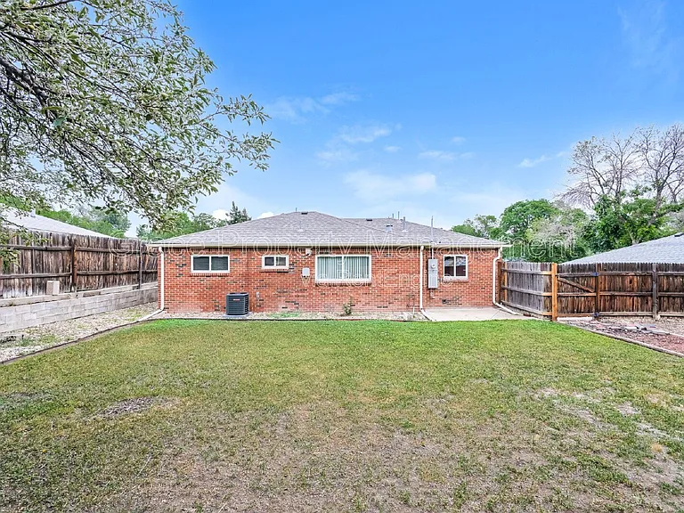 9301 Ellen Ct — Photo 16