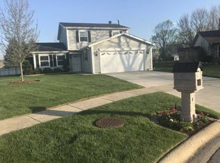 1418 Maple Ridge Ct, Carol Stream, IL 60188