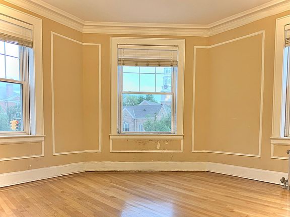 5th image of 355 Belleville Ave #209