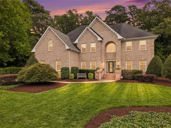 1576 Godfrey Ln, Virginia Beach, VA 23454