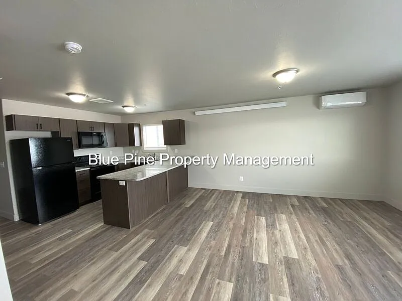 3 bed, 2.0 bath, 1250 sqft, $1,375 — Photo 2