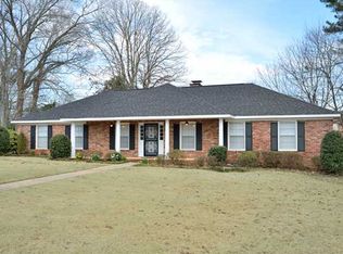 1905 S Beechwood Dr, Florence, AL 35630