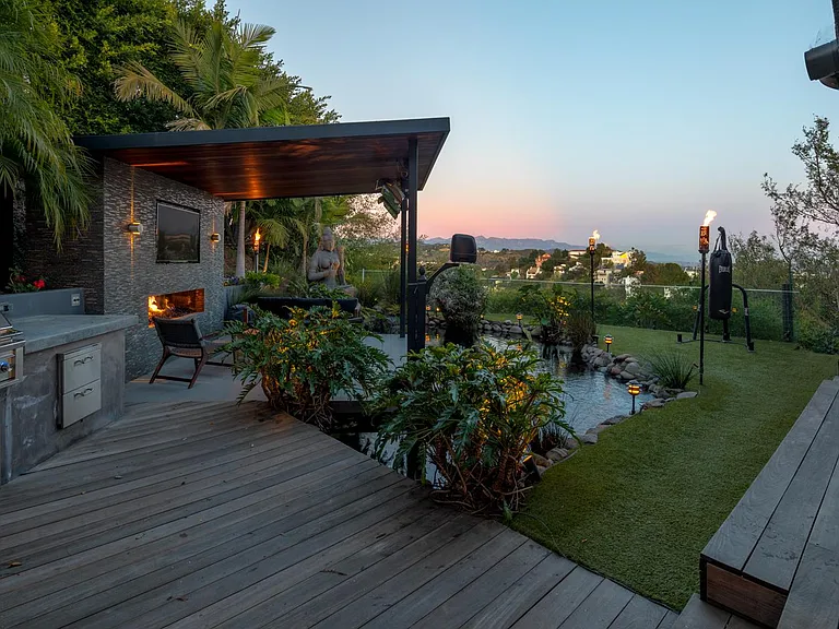 8476 Cole Crest Dr — Photo 12