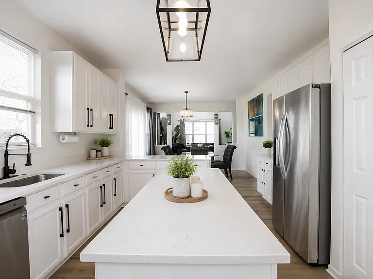 2070 Morningview Dr — Photo 10