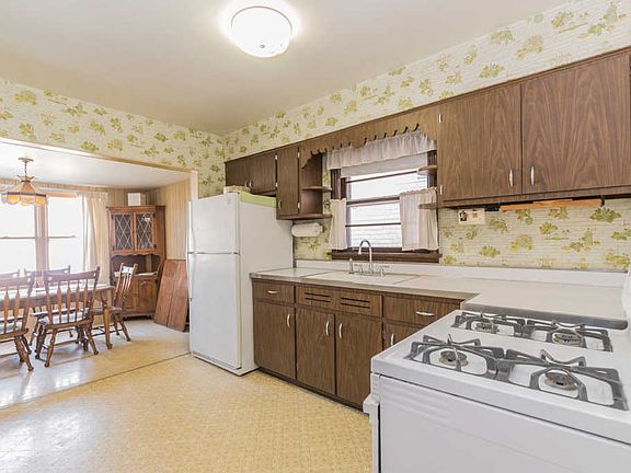 2nd image of 4334 N Newland Ave