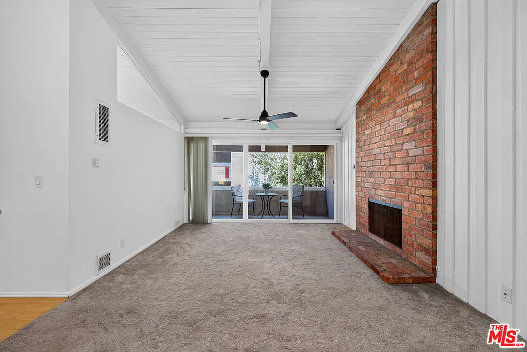 2 bed, 2.0 bath, 885 sqft, $3,395 — Photo 4