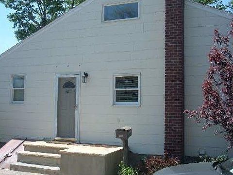 2nd image of 753 Middle Country Rd