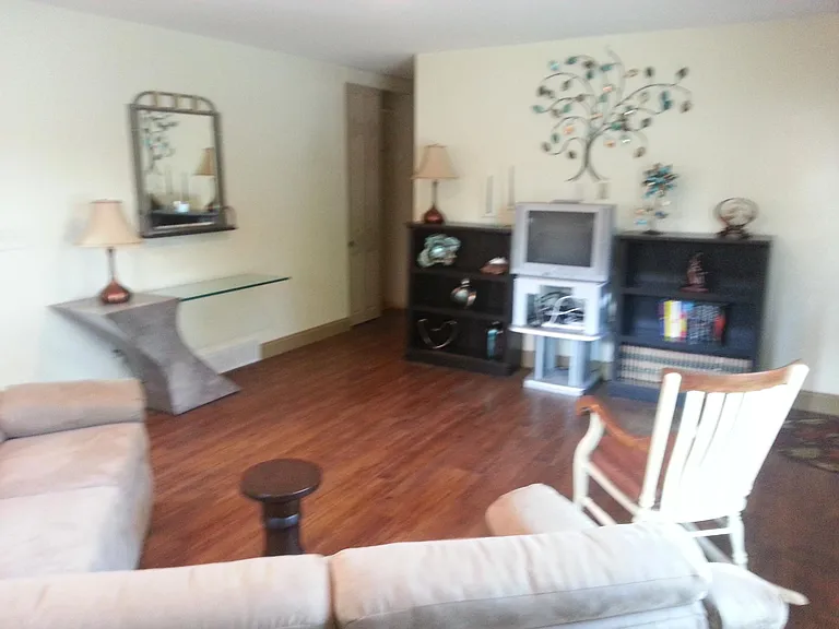 1325 Troy St — Photo 5