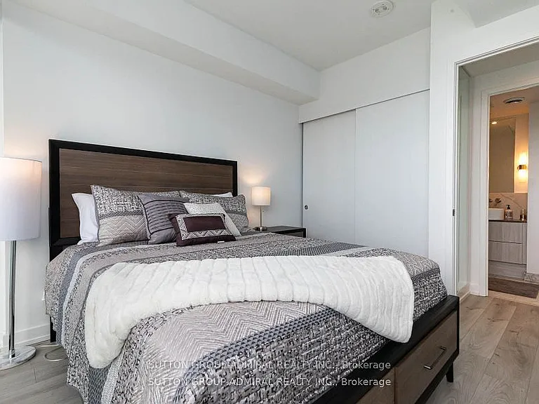 161 Roehampton Ave #3501 — Photo 11