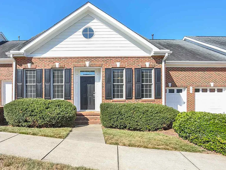401 Waverly Hills Dr — Photo 1