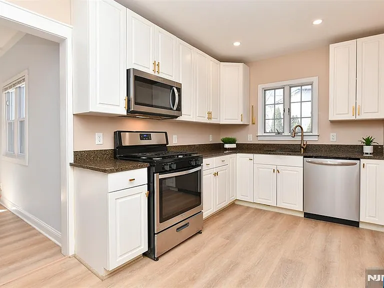 420 Carmita Ave #1 — Photo 18