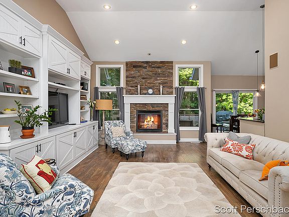 3rd image of 5732 Talltimber St SE