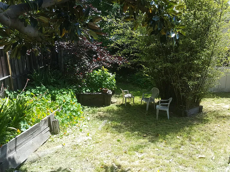 2318 Howe St #A — Photo 11