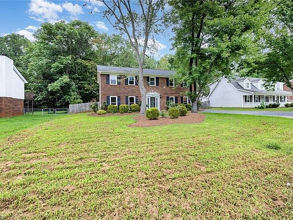 4th image of 304 Cypress Dr