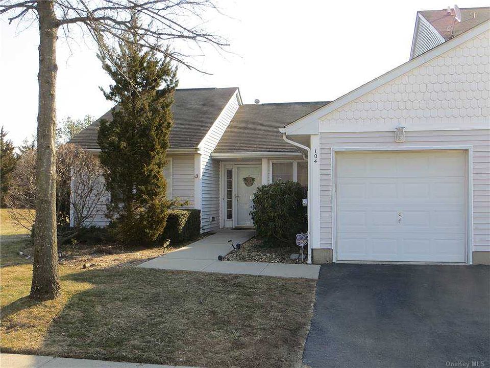 104 Sagaponack Court, Melville, NY 11747 Zillow