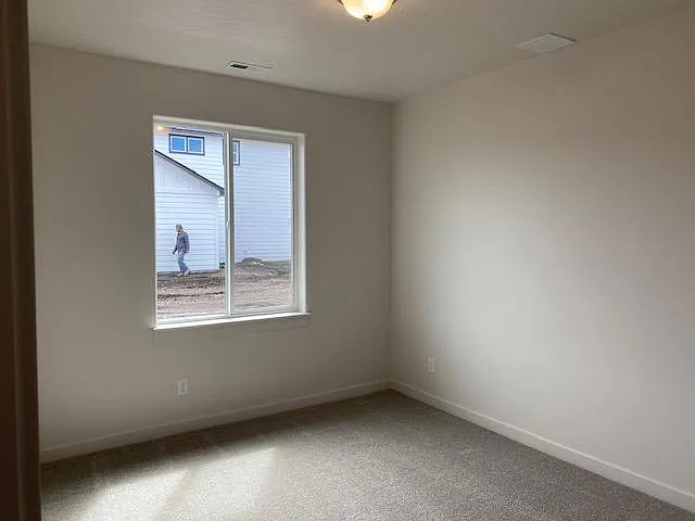 8071 N Ainsworth Dr — Photo 12
