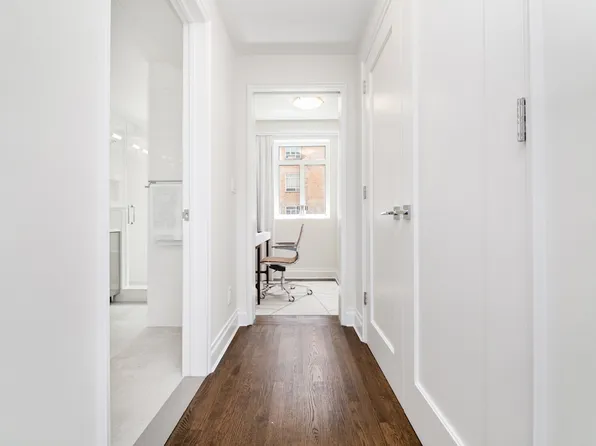 240 Central Park South image 14 of 22