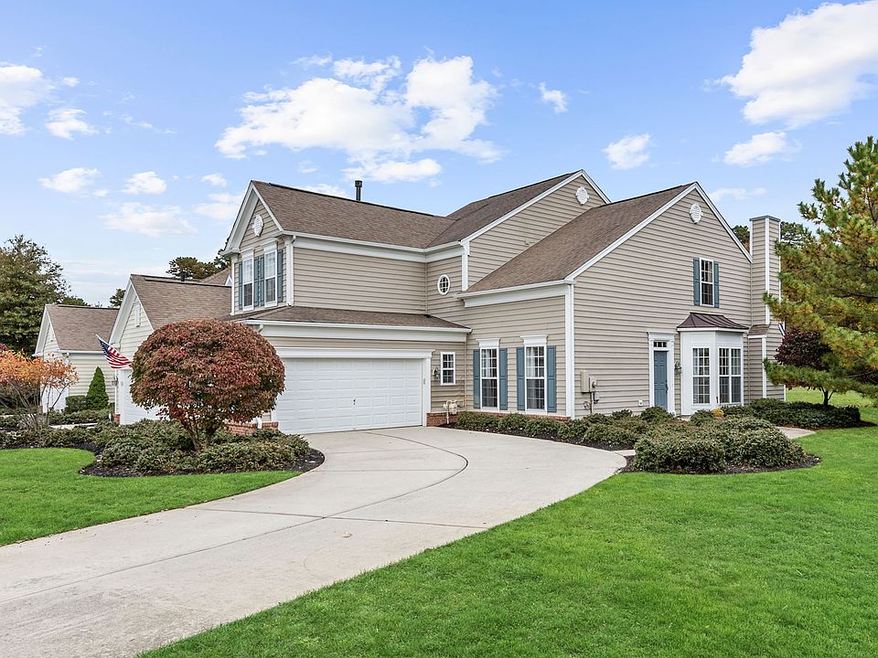 1st image of 27 Wrentham Dr
