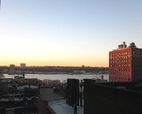 Rented by Metropolitan Equities | media 13