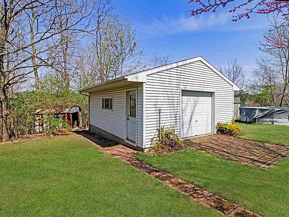 3rd image of 5620 N Stephen Dr