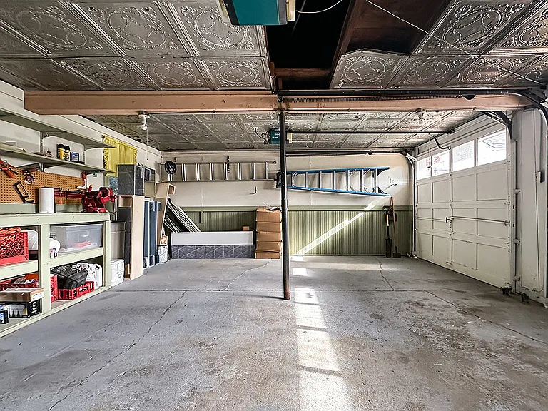 2 Car Garage Area