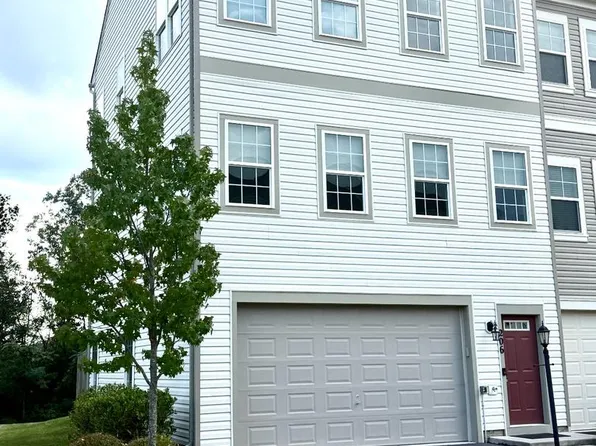 206 Crofton Ct, Stephenson, VA 22656