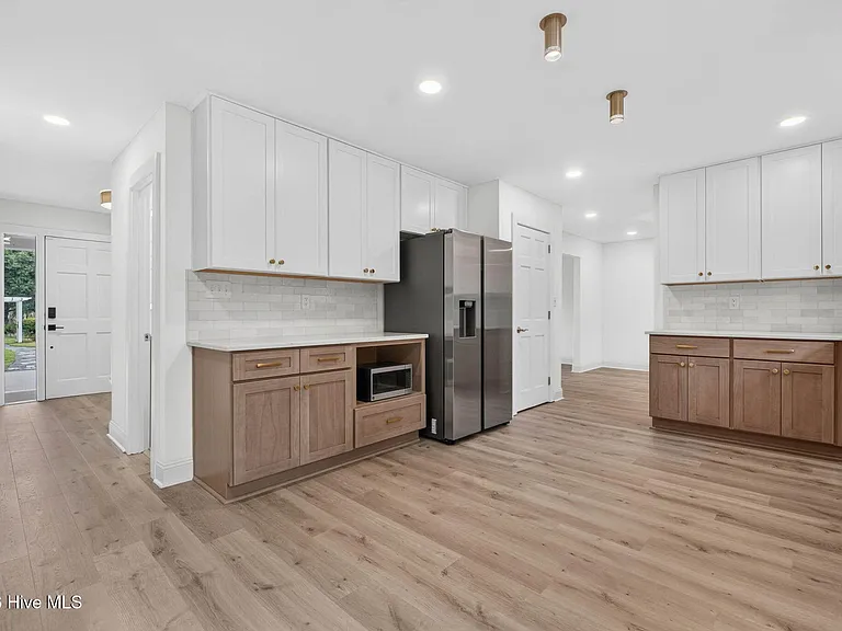 8305 Bald Eagle Ln — Photo 6