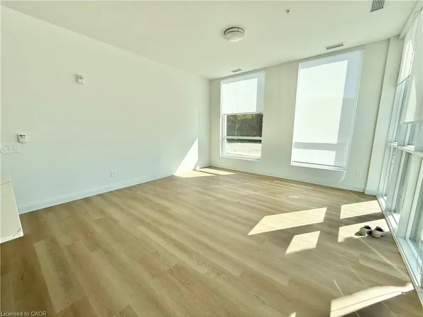 1333 Weber St E #104, Kitchener, ON N2A 1C2