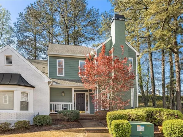 401 Carryback Dr, Roswell, GA 30068