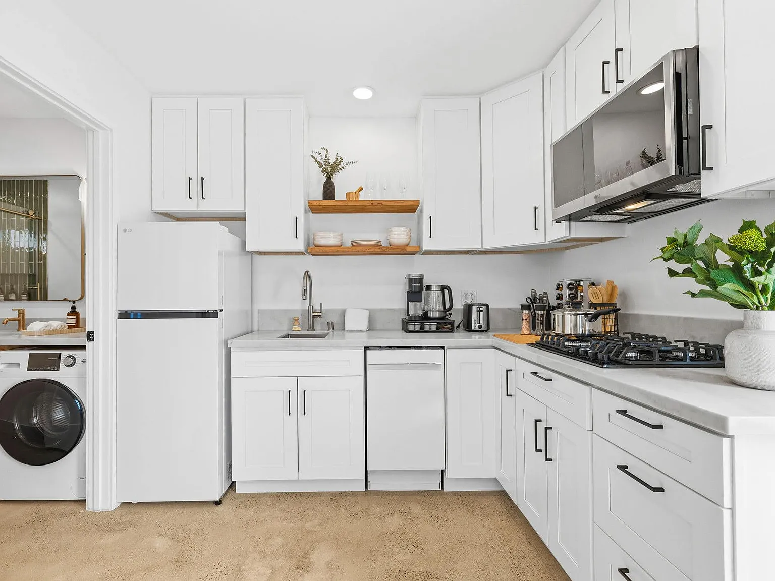 1 bed, 550 sqft, $2,999 — Photo 3