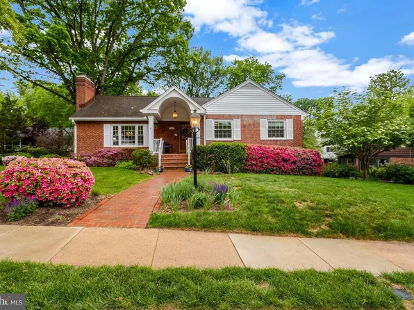 4912 28th St N, Arlington, VA 22207