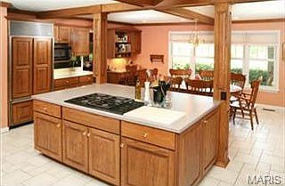4th image of 936 Woodleigh Ct