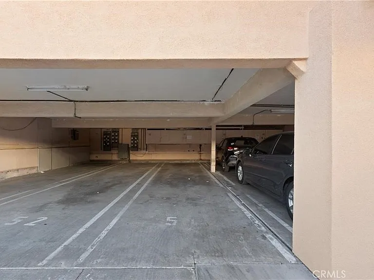 5400 Newcastle Ave #56 — Photo 2