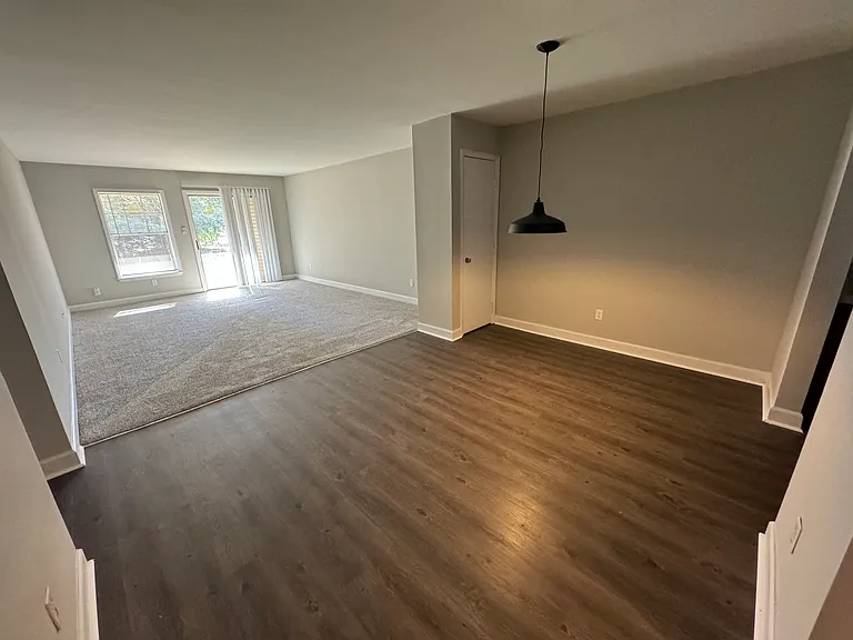 Avery Close Condominiums — Photo 59