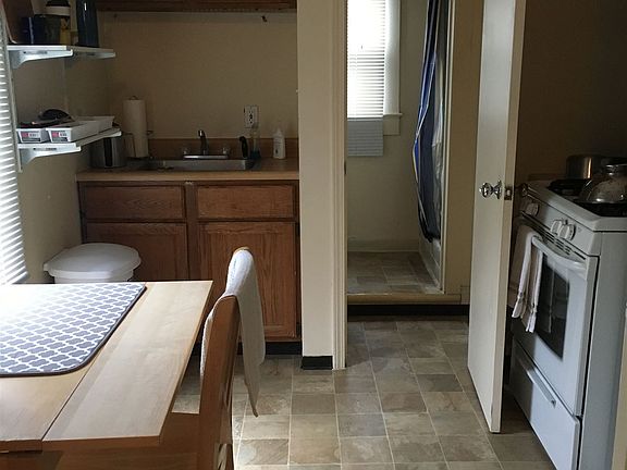 5th image of 109 N Thayer St APT 2