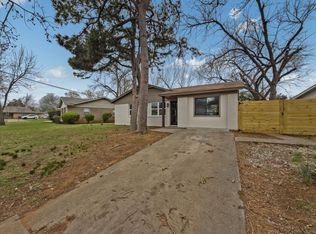 802 Nl Robinson Dr, Arlington, TX 76011