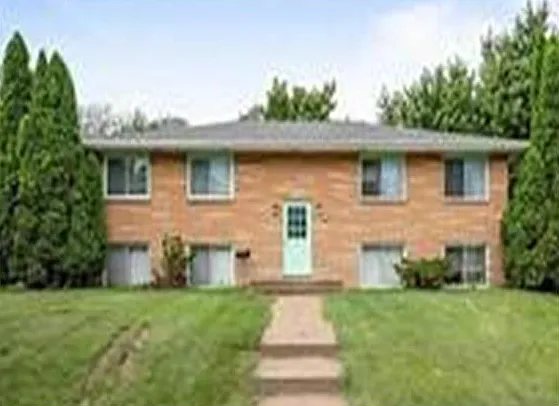 2749 Virginia Ave N