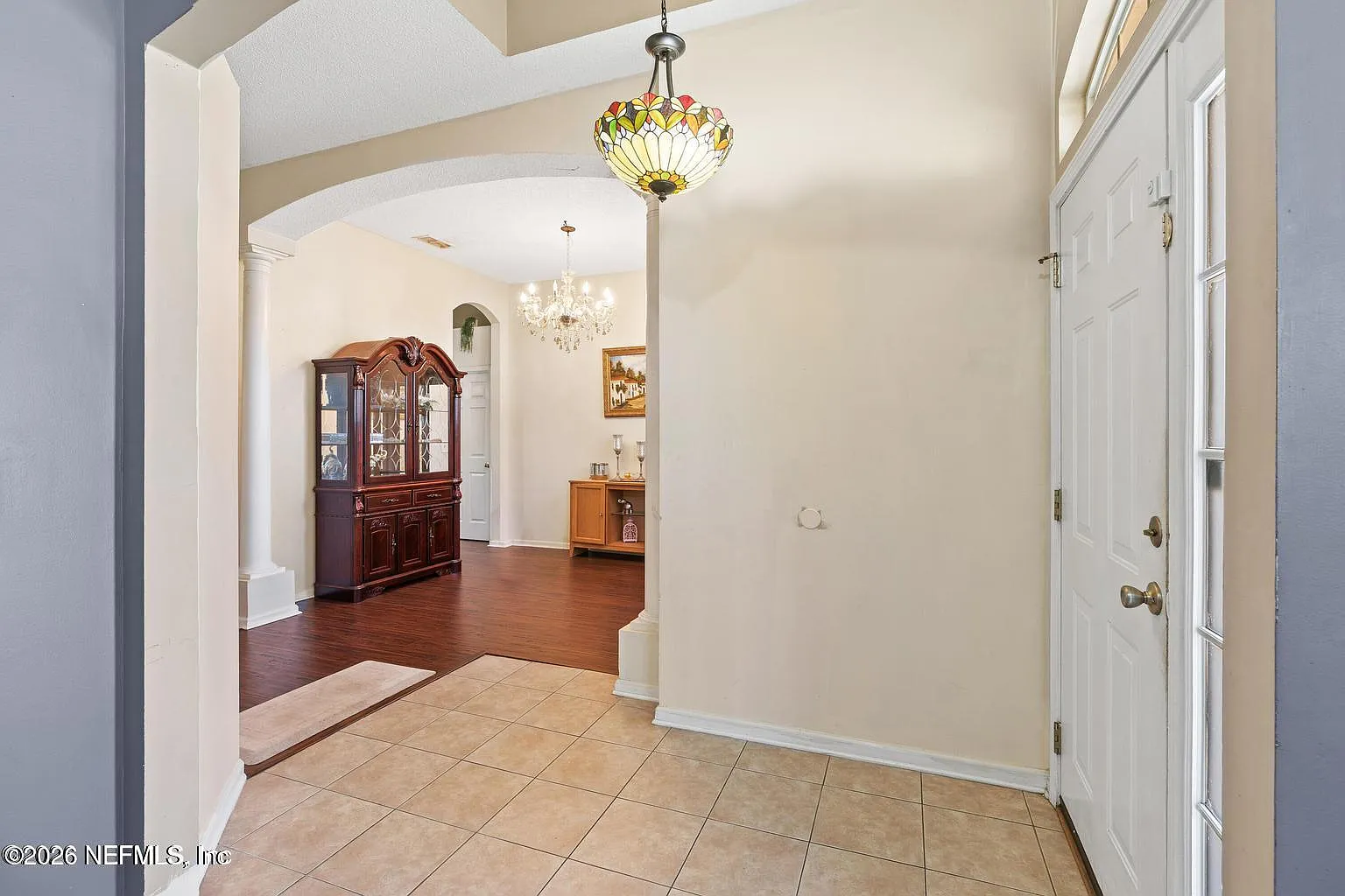 4 bed, 2.0 bath, 2092 sqft, $2,300 — Photo 2