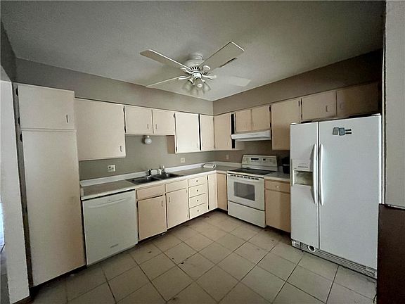 4th image of 4601 Woodland Ave Unit 1