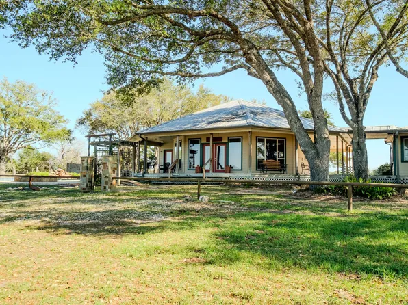 2346 Bruno Rd, High Hill, TX 78956