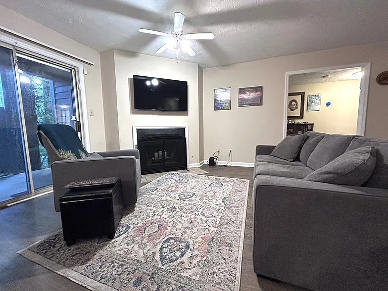 1378 N Crossing Dr NE — Photo 6