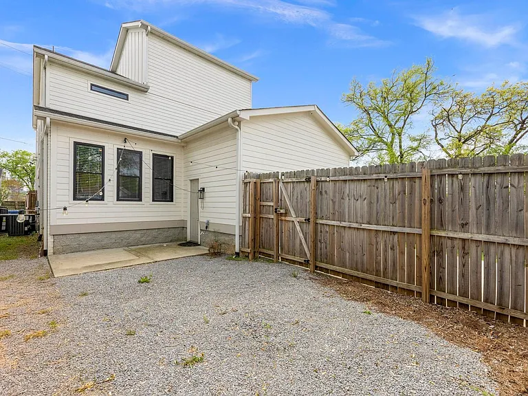 924 Jackson St — Photo 21