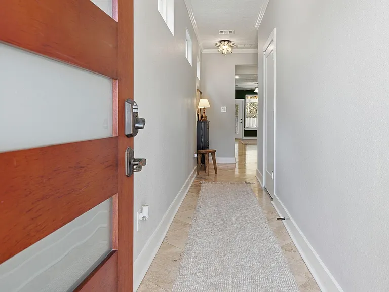 410 Peach St — Photo 2